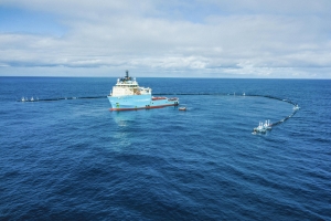 Picture of the Ocean Cleanup boat in action to clear up the Great Pacific Garbage Patch